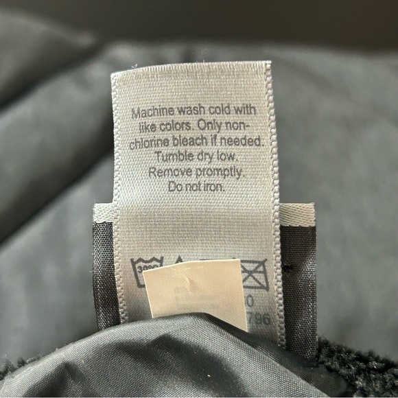 Champion Black Quilted Vest High Collar Women's Size Large - Picture 4 of 7